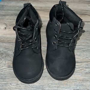 Boys boots